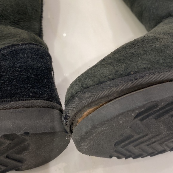 Ugg Boots - Picture 4 of 5